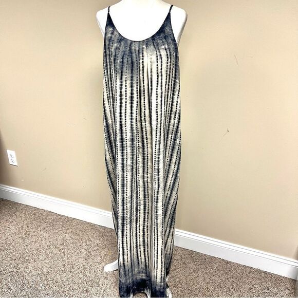 One Clothung maxi dress navy/cream.  Size M - Picture 1 of 3